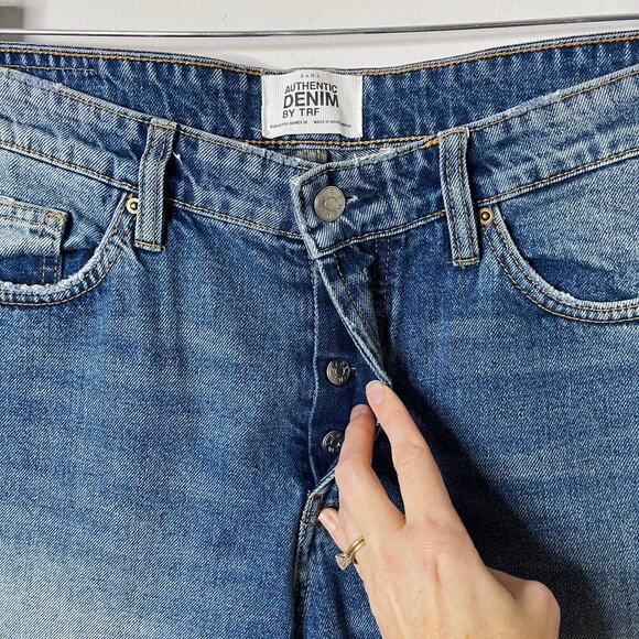 Zara Womens TRF Straight Jeans 8 High Rise Cut Off Cropped Light Wash Button Fly - Picture 3 of 9